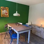 Semesterbostad Ferienglueck - 100 M Zum - Garten & Privatterrasse - Hund Willkommen Karlshagen